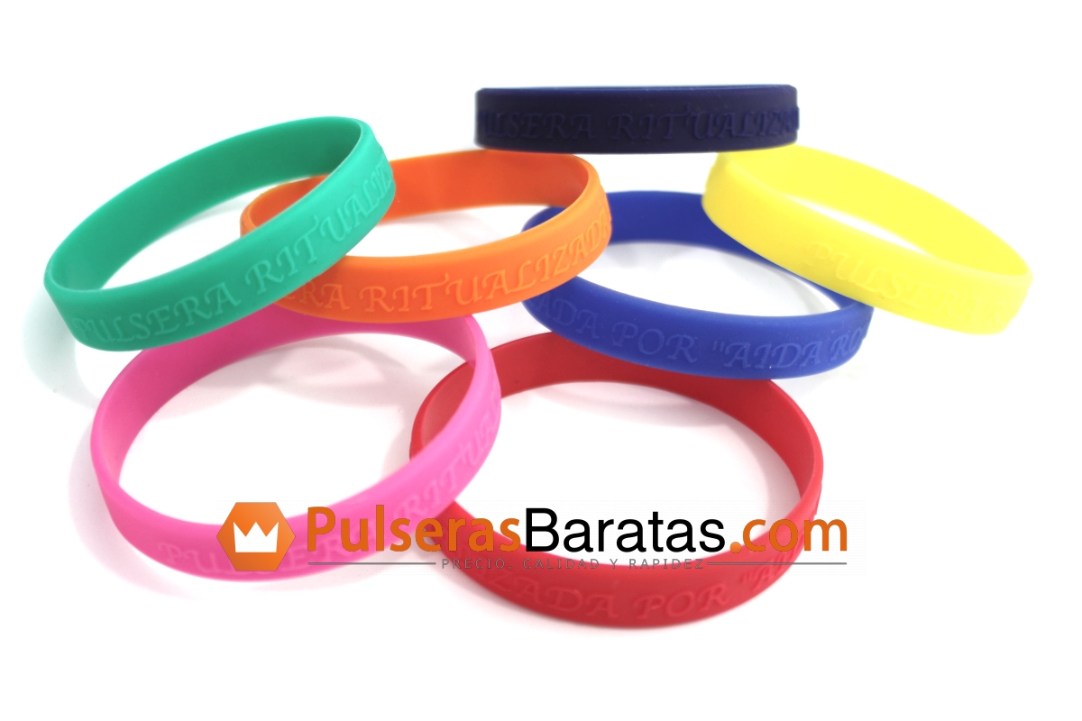 ella es Disfraces vertical Pulseras de Silicona personalizadas | Pulserasbaratas.com